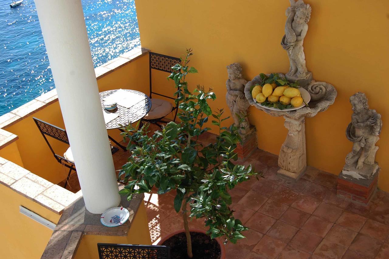 La Terrazza Sul Mare Bed & Breakfast Capri Bagian luar foto