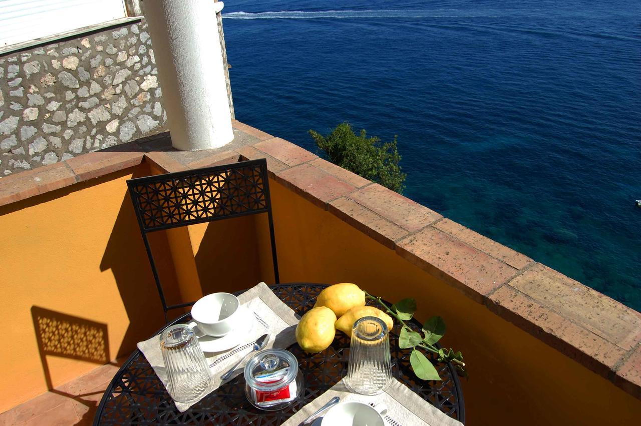 La Terrazza Sul Mare Bed & Breakfast Capri Bagian luar foto
