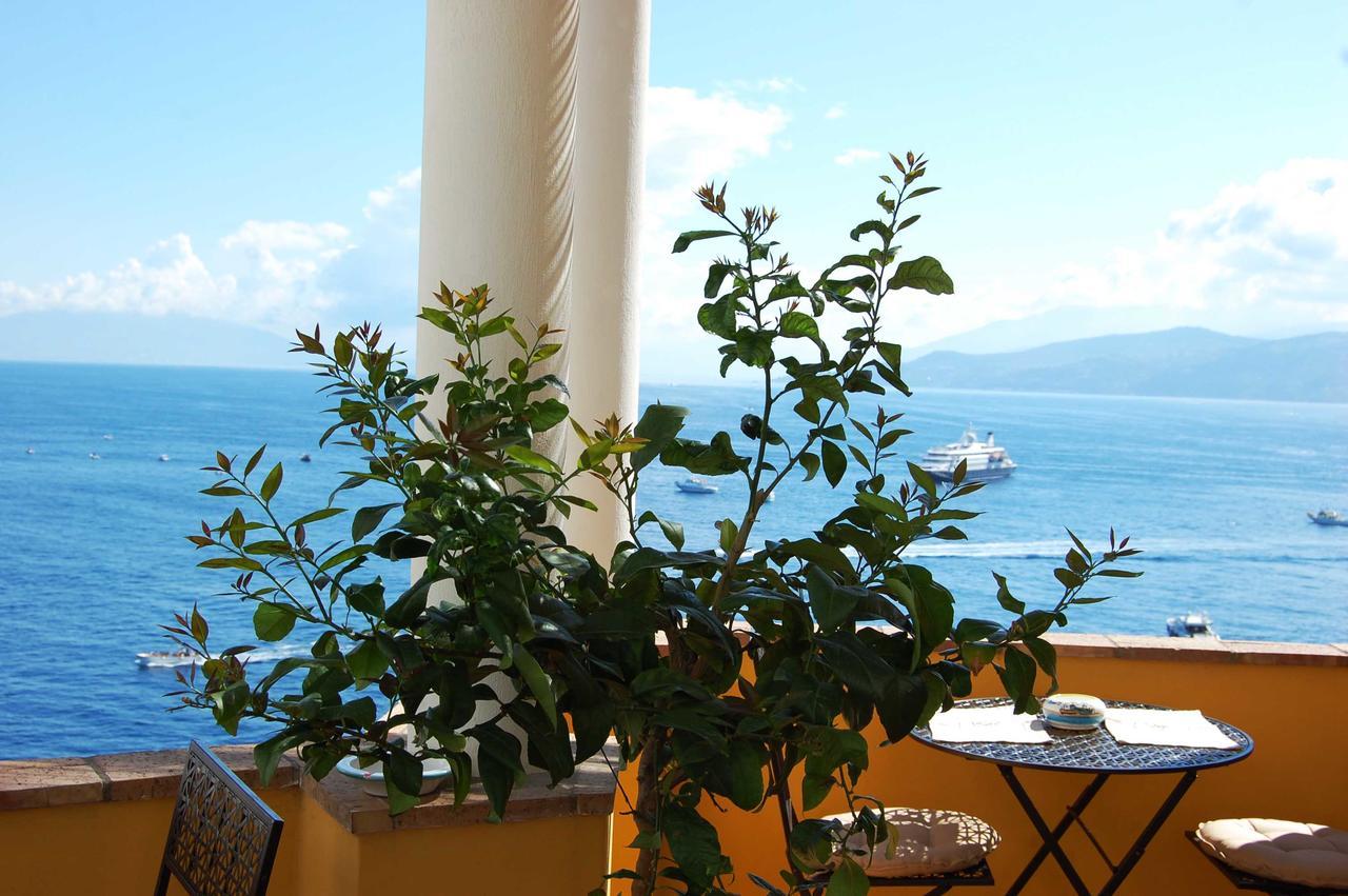 La Terrazza Sul Mare Bed & Breakfast Capri Bagian luar foto